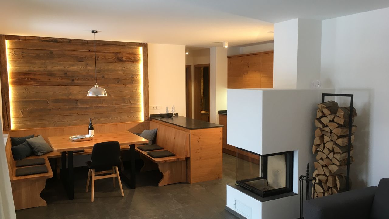 Wohnbereich mit Kamin Wohnbereich mit Kamin